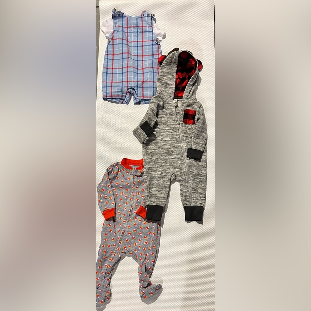 Bundle of 3-6 month baby clothes